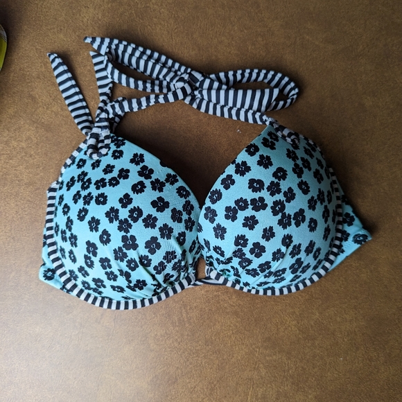 Victoria Secret Bombshell 2 Piece Bikini - Picture 6 of 13